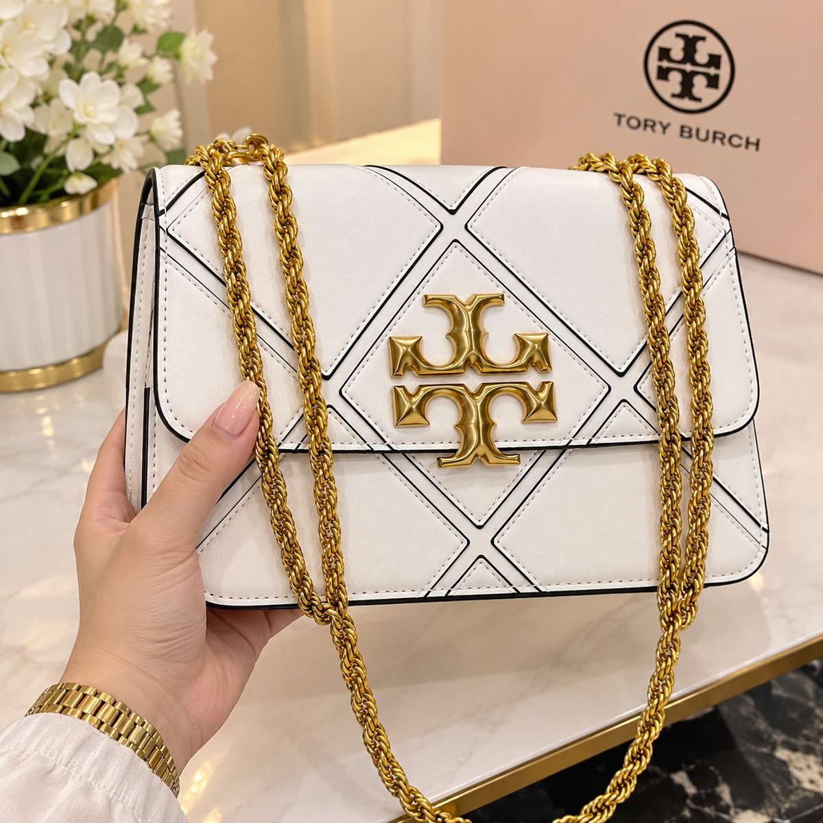 White Quilted Shoulder Bag – Elegant Designer-Style Handbag | Women’s Crossbody Bag with Gold Chain Strap