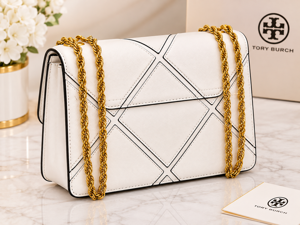 White Quilted Shoulder Bag – Elegant Designer-Style Handbag | Women’s Crossbody Bag with Gold Chain Strap