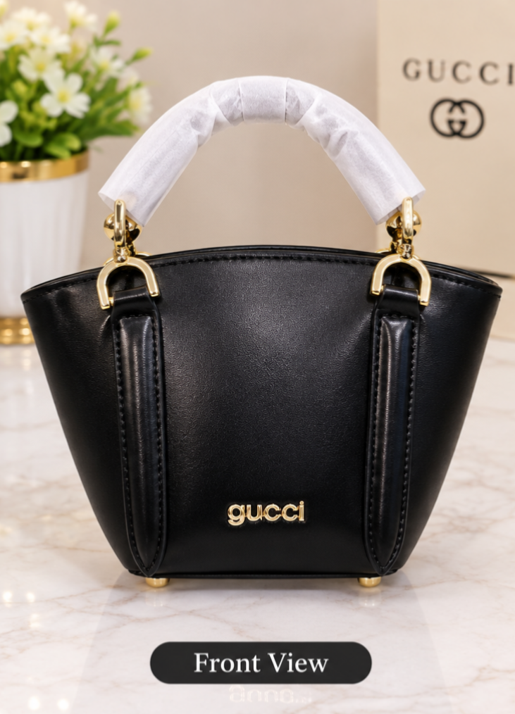 Black Gucci Handbag – Elegant Structured Shoulder Bag | Women’s Luxury Handbag with Gold Hardware & Top Handle
