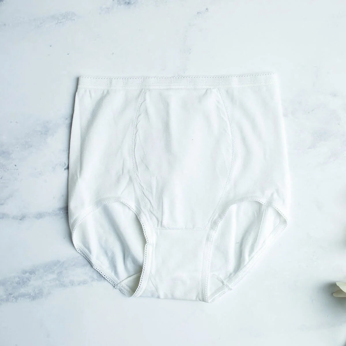 IFG Control Brief – Smooth Support for a Flattering Shape